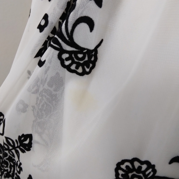 Trixxi Semi Formal White with Black Flocking Size 2X - Picture 5 of 9